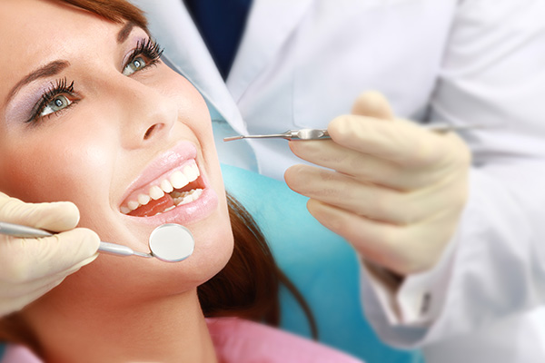 Does a Dental Veneer Treatment Damage Teeth? - Gables Exceptional